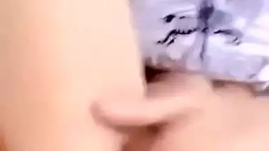 Punjabi slim girl nude fingering viral hot video