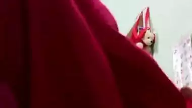 Horny aunty showing pussy on viral video call sex