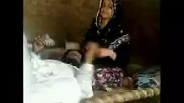 Karachi girl quick fuck with uncle
