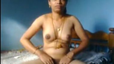 380px x 214px - Tamil Anni Showing Pundai Secretly And Blowjob hot indians porn