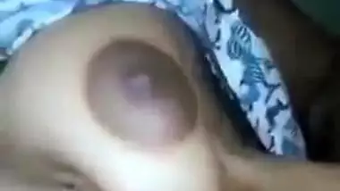 Amateur XXX video by the young possessor of nice Indian titties