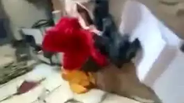 Chubby Desi XXX aunty have sex with worker inside factory MMS