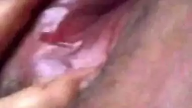 Desi hot girl fingering pussy