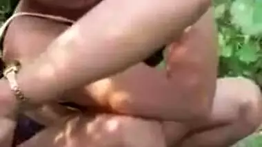Desi beautiful Punjabi kudi Khet me nanga