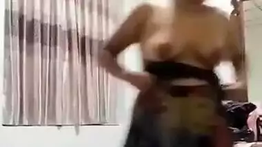 Bhabhi nude captured, when she wearing after fucking