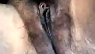 Cute Desi girl Shows her Boobs and Pussy