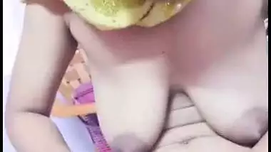 Hijabi girl records her nude MMS, sucking stepbrother’s dick