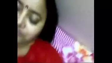 Mallu chechi’s breasts manhandled