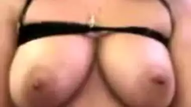 Sexy ARAB finger fucking pussy