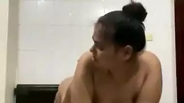Desi lovers in OYO room having deepest sex viral xxx