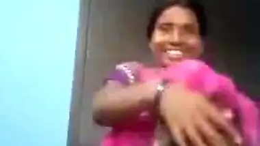 Telugu housewife showing her boobs pussy