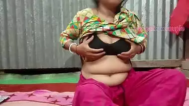 Indian Women Playing Her Big Boobs And Pussy Part-1