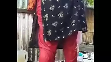 Desi Village Bhabi Bathing Secretly Captured 2 Clip-Merged