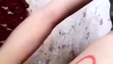 Beautiful Desi village girl seductively poses nude in XXX MMS clip